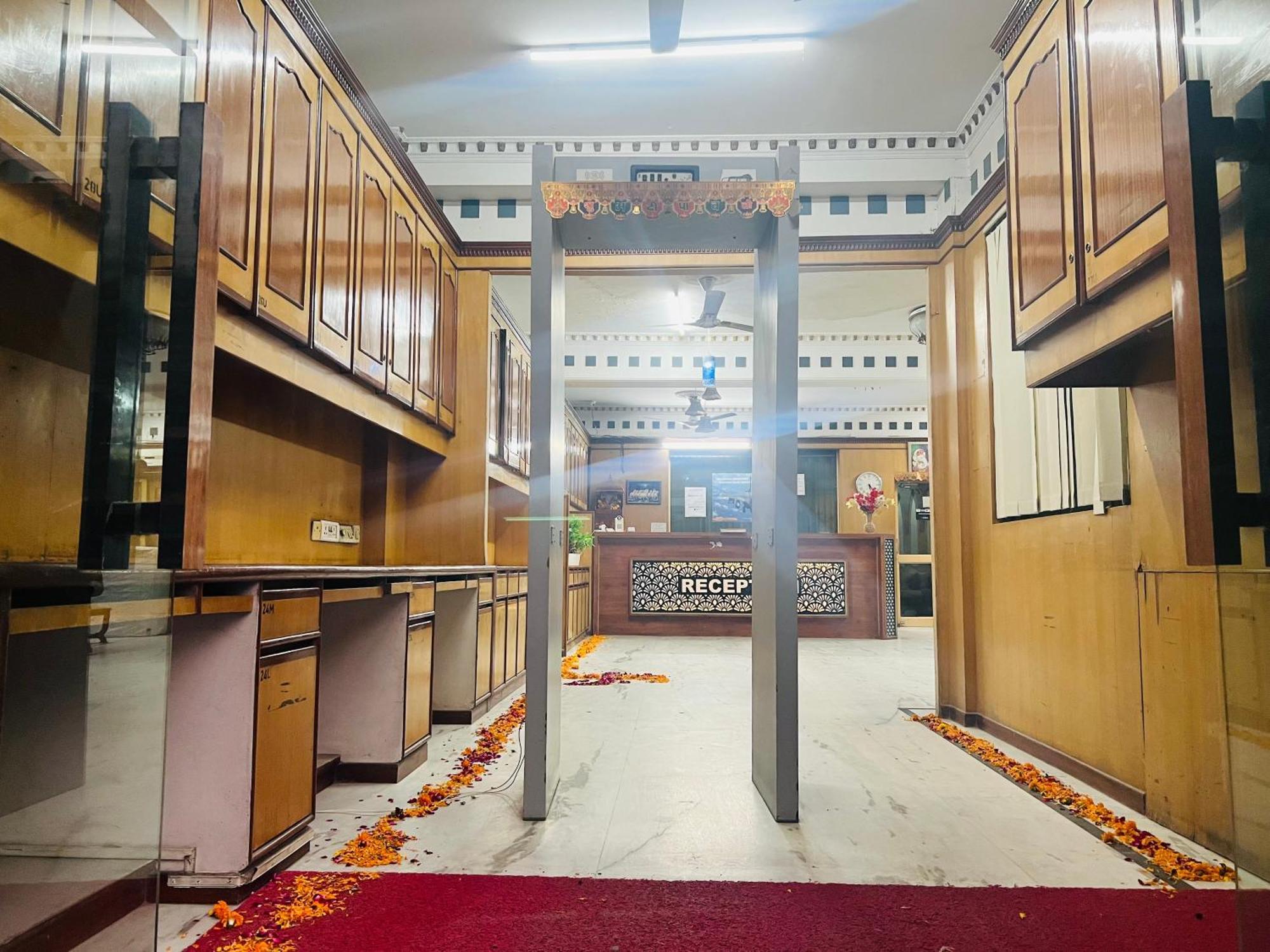 Hotel Új-Delhi Kültér fotó