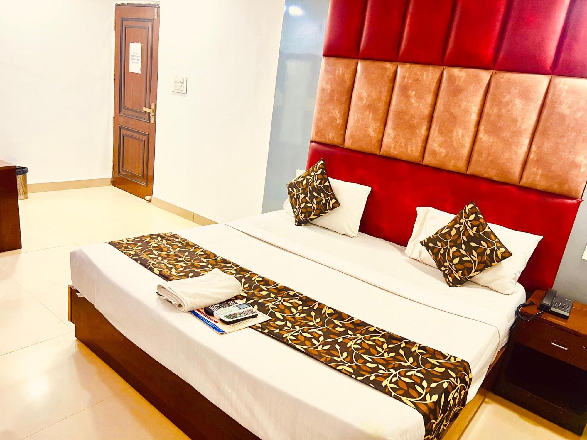 Hotel Új-Delhi Kültér fotó