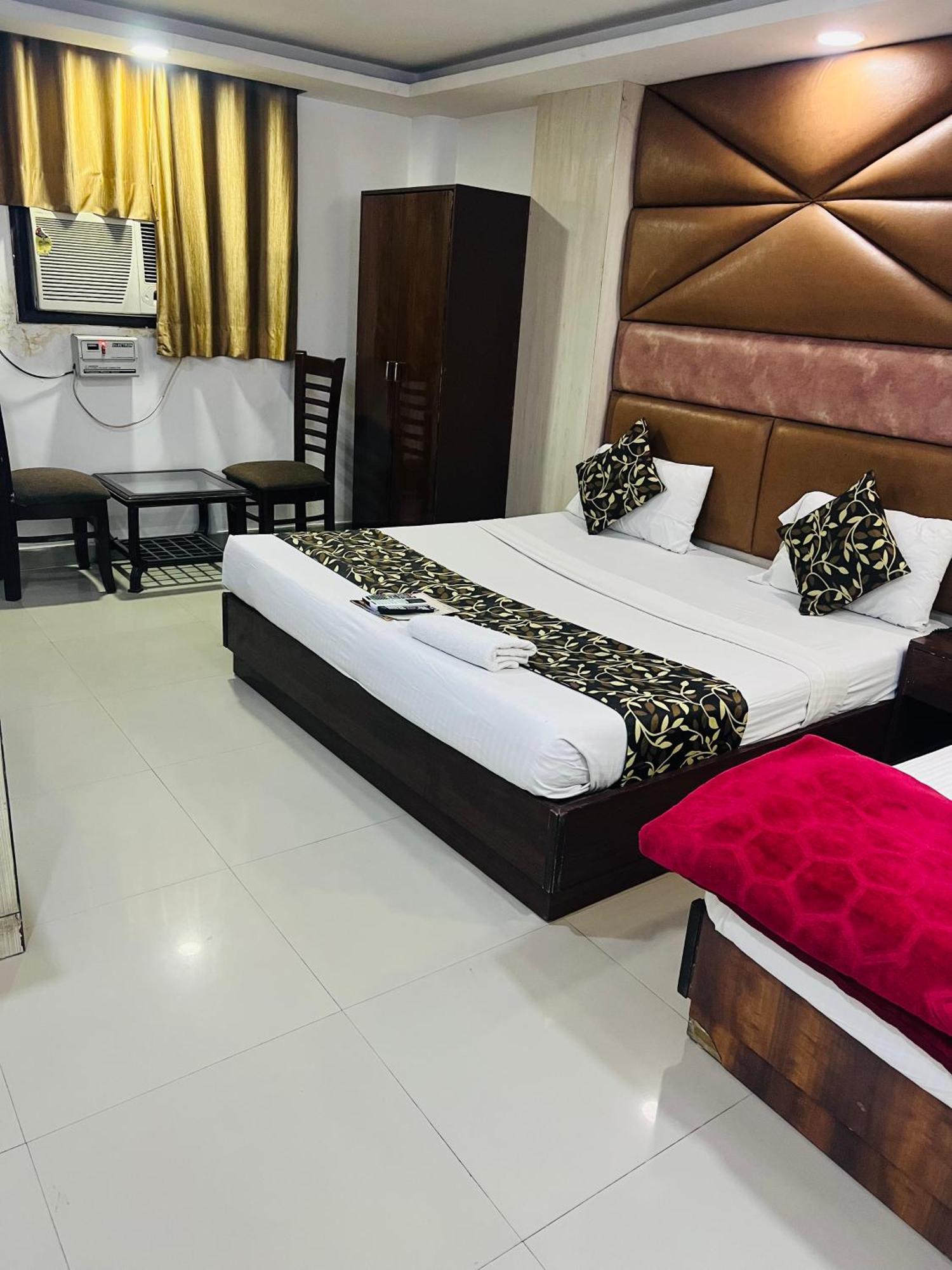 Hotel Új-Delhi Kültér fotó