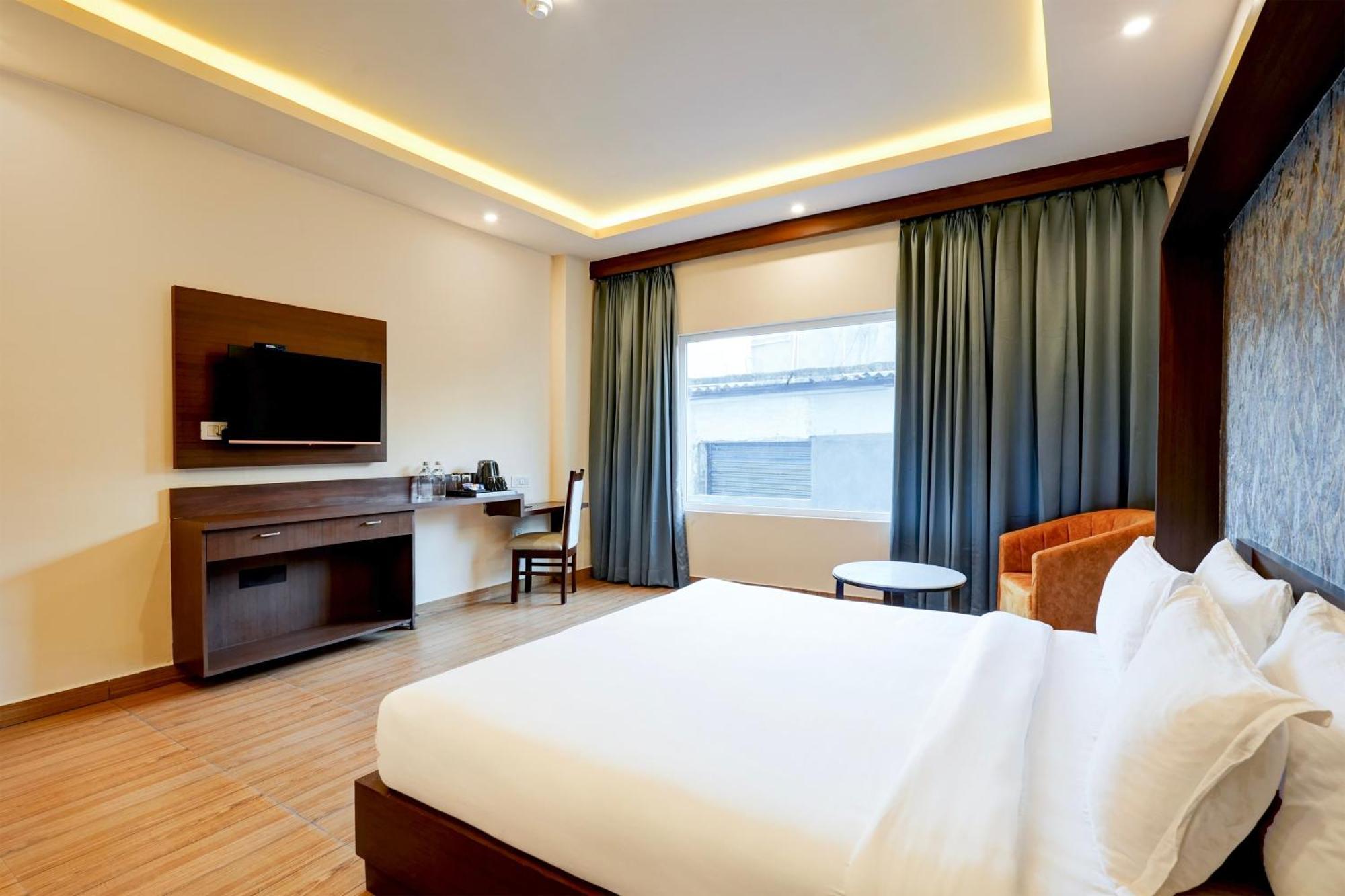 Hotel Új-Delhi Kültér fotó