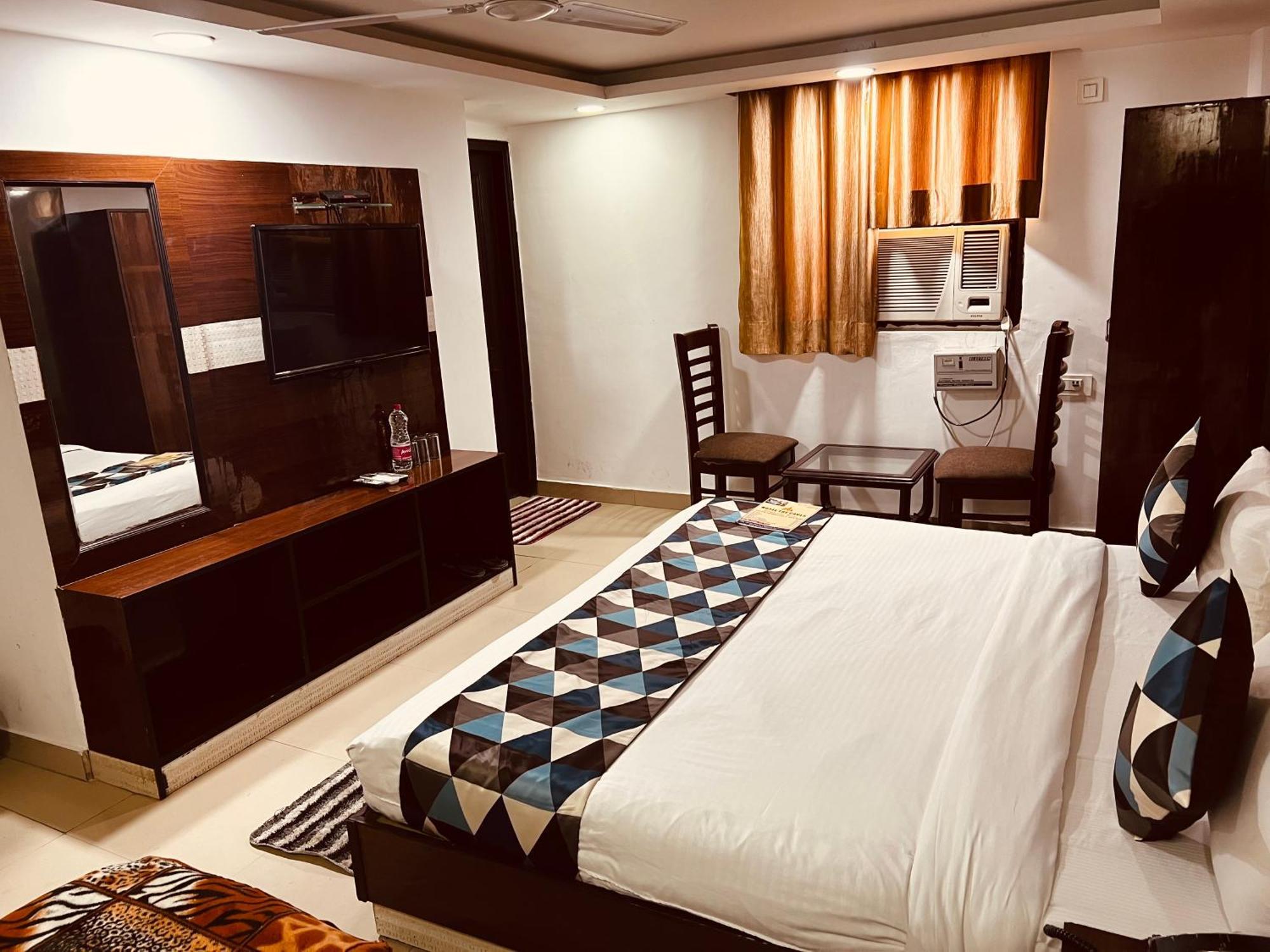 Hotel Új-Delhi Kültér fotó